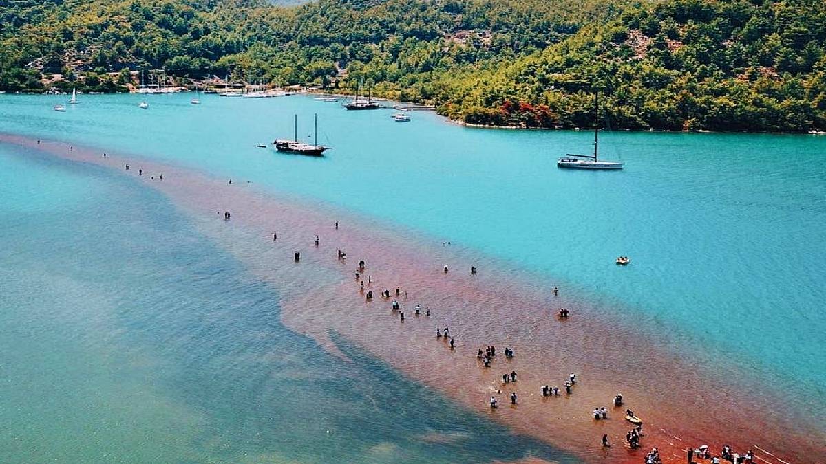 Ne Bodrum ne Çeşme: Kendinizi denizin üstünde yürüyormuş gibi hissedeceksiniz! Burayı görünce hayran kalacaksınız