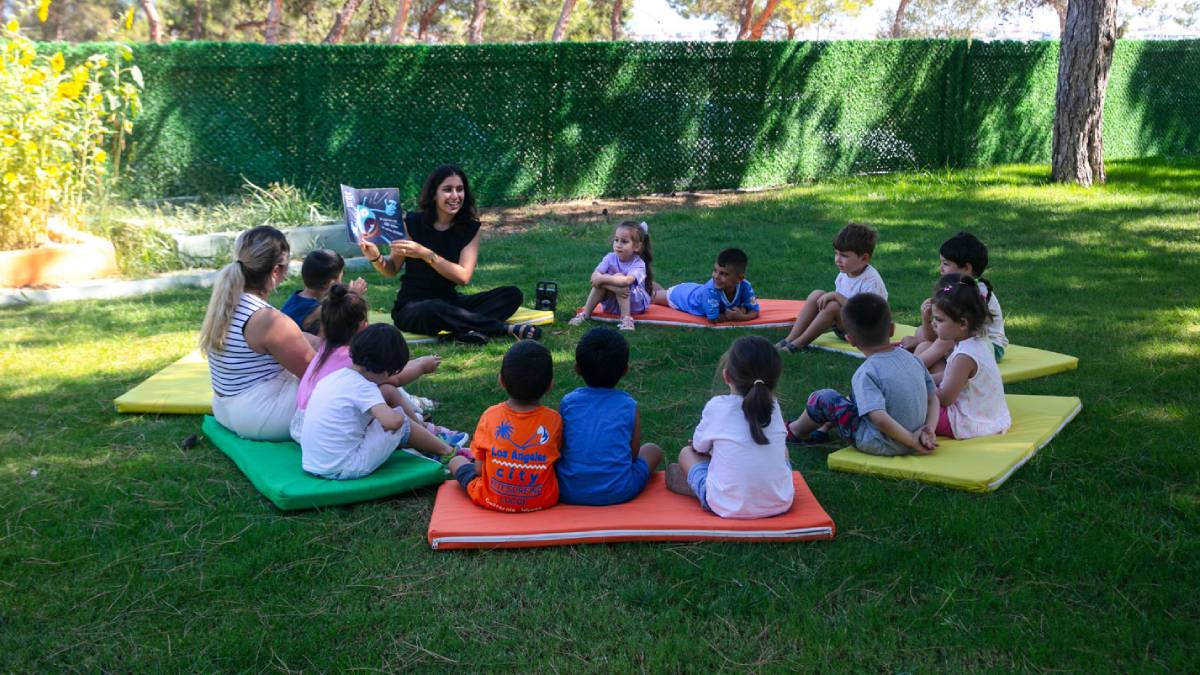Güzelbahçe Belediyesinden çocuklara yaz kampı hediyesi