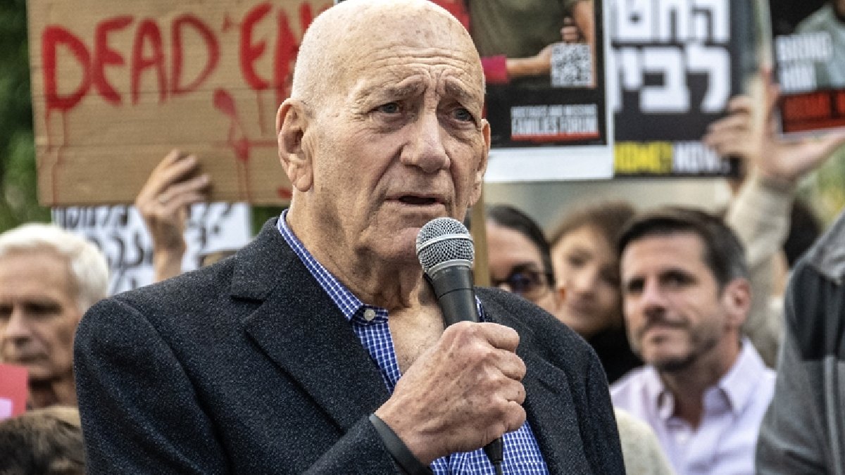 İsrail’in eski lideri Olmert’ten ‘insani yardım kenti’ planına tepki: Etnik temizlik olur