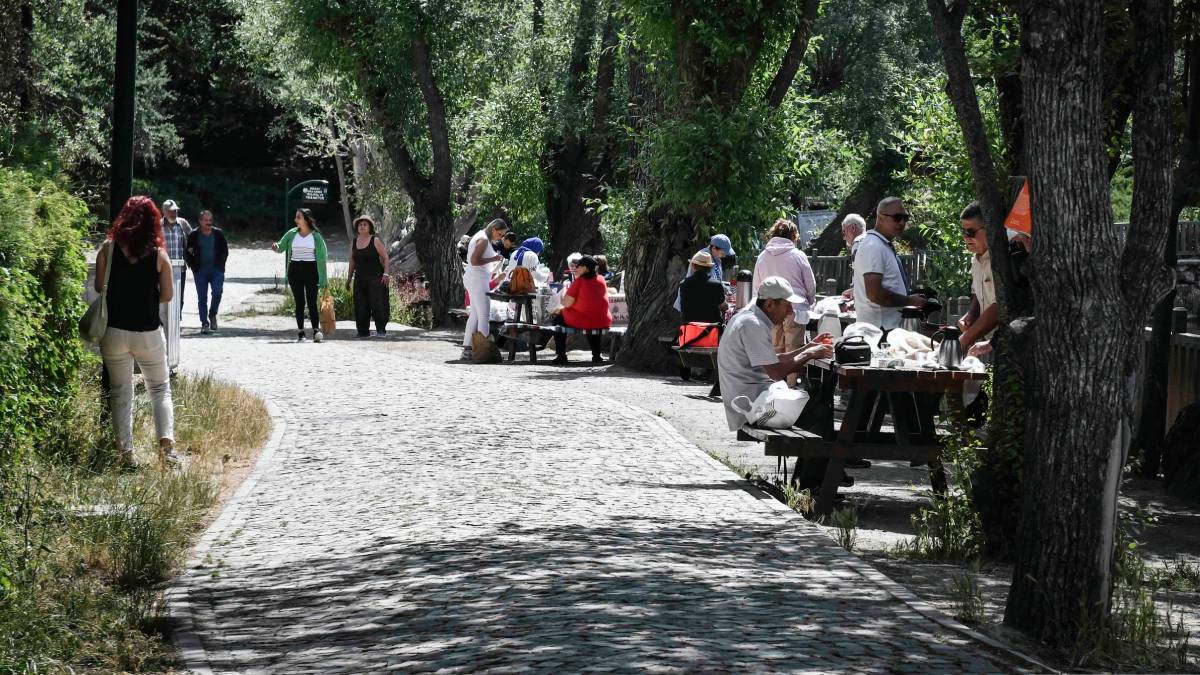 Büyükşehirden sosyal yaşam desteği: Emekliler ABB’nin lokallerinde buluşuyor