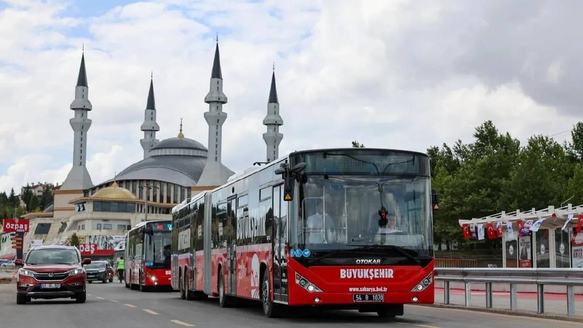 İlk sefer yapıldı, ‘Bedava’ müjdesi geldi! O kentte metrobüs coşkusu: Eylül’e kadar hiçbir ücret ödenmeyecek