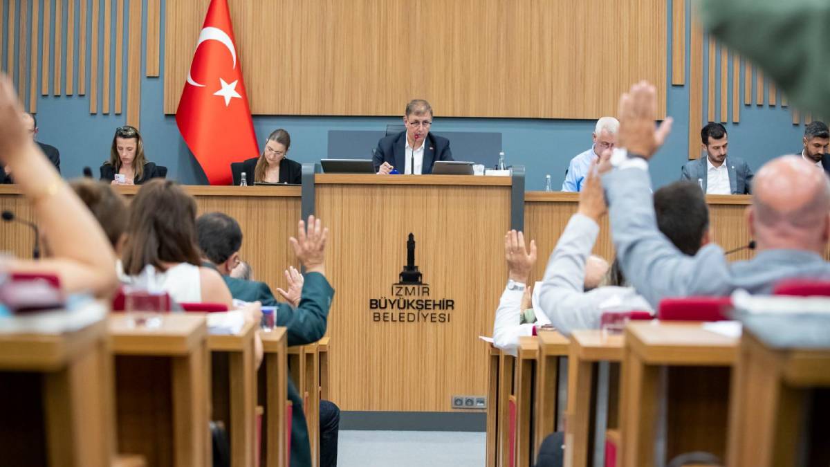 Başkan Tugay: Yangının yaralarını birlikte saracağız