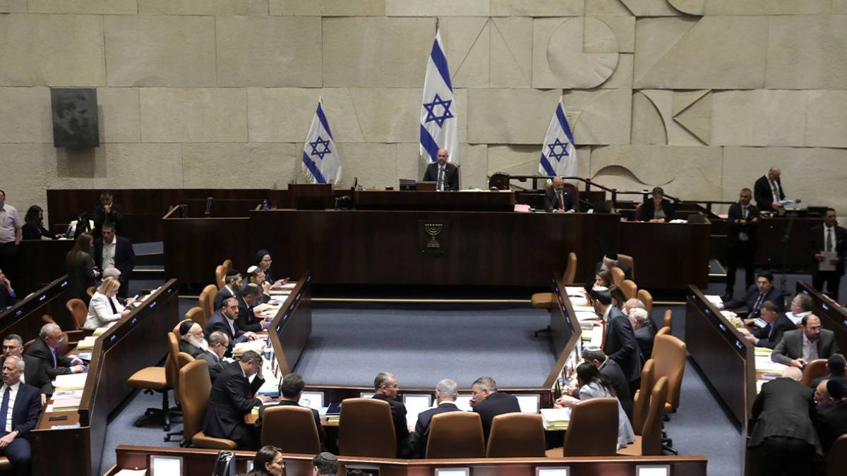 Netanyahu koalisyonu çöküyor: Haredi partiler istifa etti