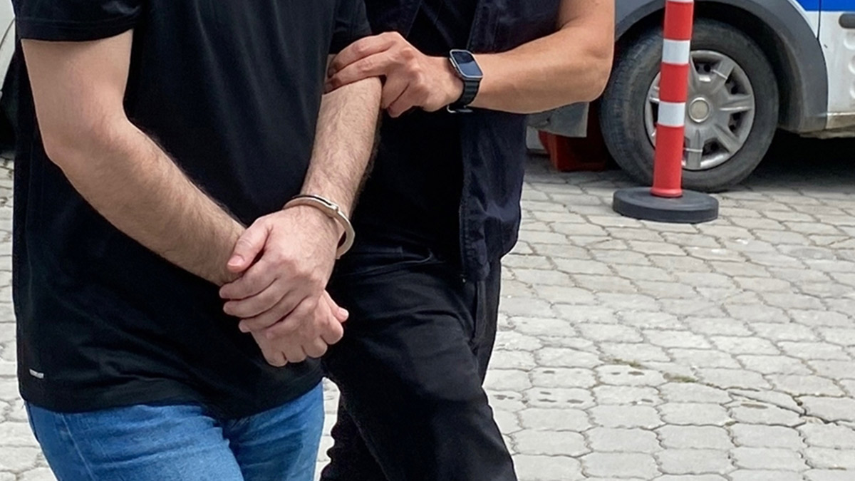 İstanbul merkezli FETÖ operasyonu: 63 gözaltı