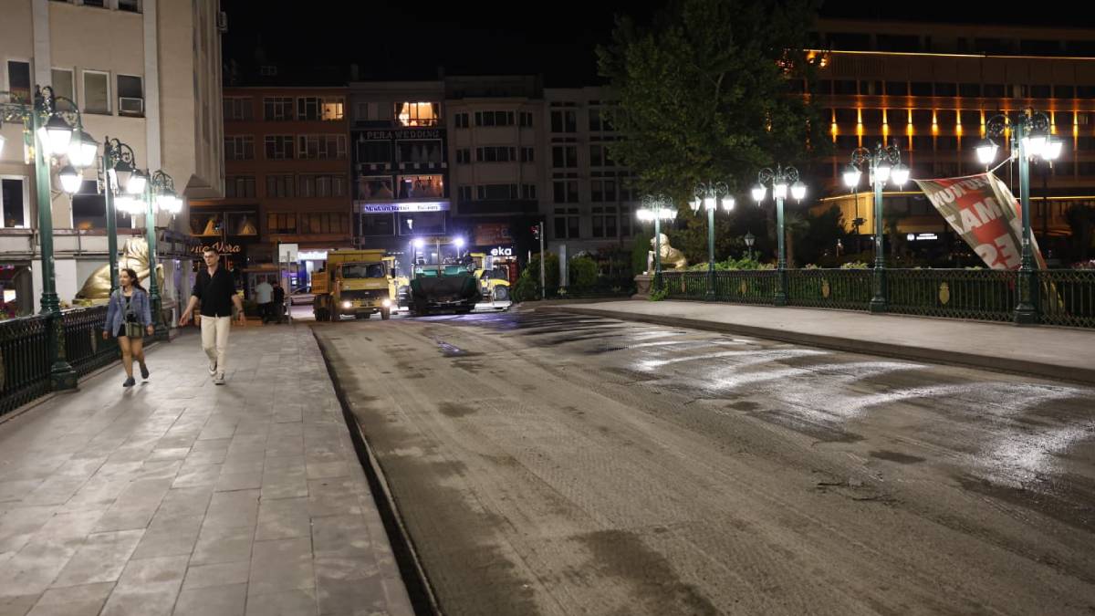 Büyükşehir Belediyesi gece mesailerine devam ediyor