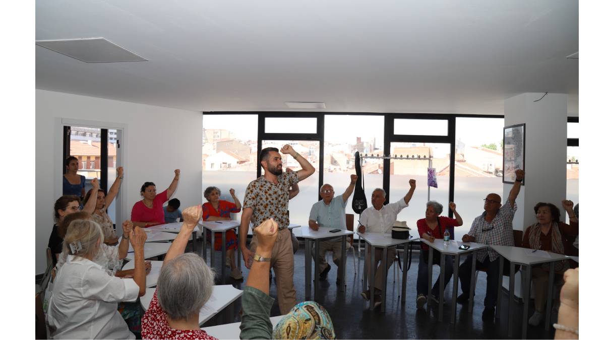 Emek Kafe’de kıdemli vatandaşlara özel kurslar