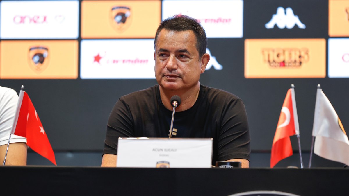 Hull City'nin başkanı Acun Ilıcalı, takımın aldığı ceza hakkında konuştu