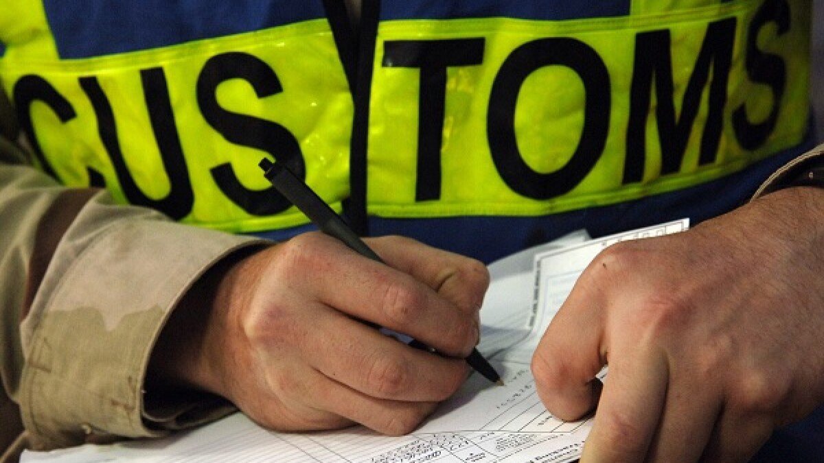 Türkiye'den aldığı takıları pahalıya patladı! Gümrükten geçerken aldığı takılar yüzünden yüz bin lirayı aşan ceza yedi