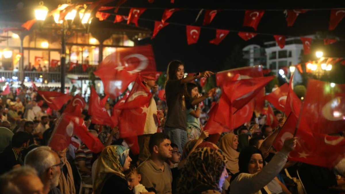 15 Temmuz’un 9. Yılında Türkiye tek yürek: Yurt genelinde anma etkinlikleri düzenlendi
