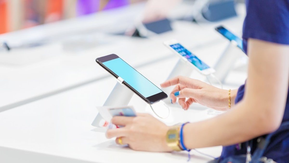Japon Devinden Şok Karar: Ünlü Cep Telefonu Finlandiya'dan Kayboluyor! Diğer Ülkelerde de Son Bulunacak mı?