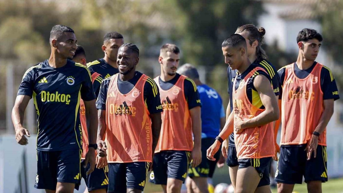 Fenerbahçe, Portekiz kampında ilk sınavına çıkıyor