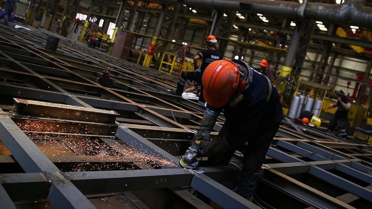 İstihdam rakamlarında çelişkili tablo: İnşaat ve hizmet uçtu, sanayi çakıldı