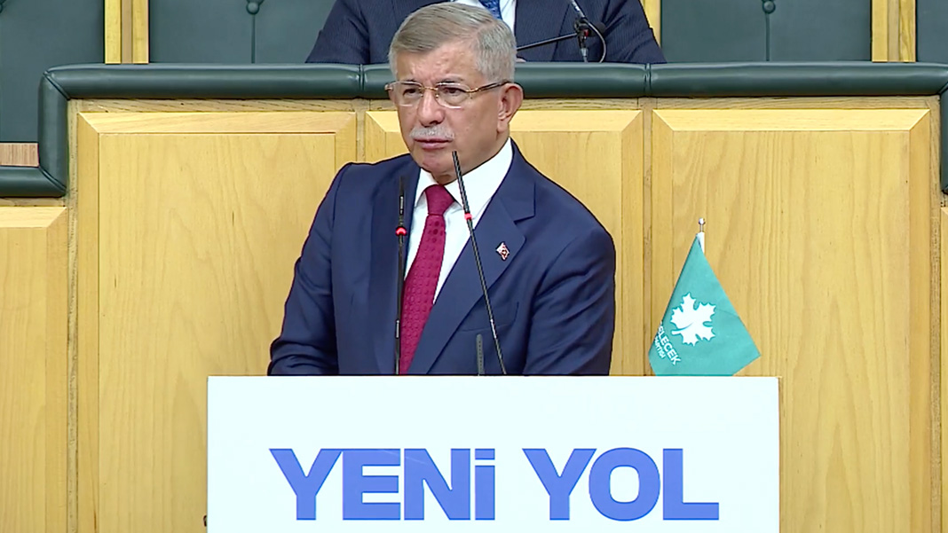 Davutoğlu'ndan iktidara 15 Temmuz çağrısı: Bugün muhasebe günüdür