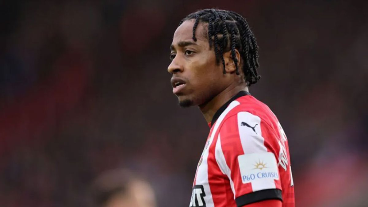 Beşiktaş'ta bekleyiş sürüyor! Siyah-beyazlılar açıkladı: Kyle Walker-Peters'ın gelişi bir kez daha ertelendi