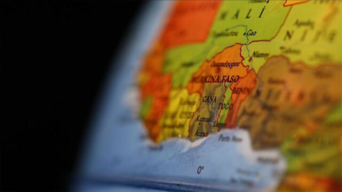 Gana'da iki yolcu minibüsünün çarpıştığı kazada 19 kişi öldü