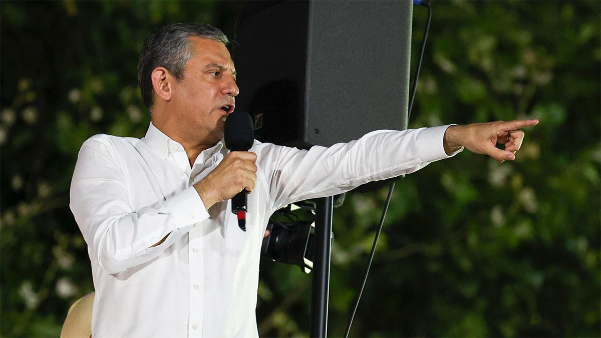 Özel'den Erdoğan'ın 'AK Parti-MHP-DEM ittifakı' açıklamasına tepki: Yalnız kaldık dememek için yalan söylüyor