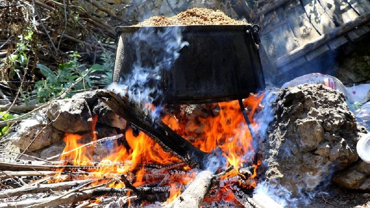 Anadolu’dan sadece lezzet değil şifa da geliyor! Tek kaşığı yetiyor: Yüzyıllık doğal üretim hızla devam ediyor