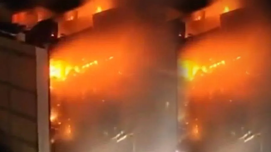 Irak'ta AVM yangını: En az 50 kişi hayatını kaybetti