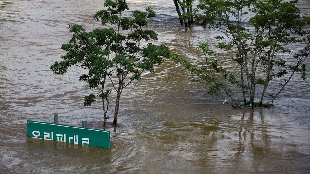 Güney Kore'de şiddetli yağış: 2 ölü, bin 700 kişi tahliye edildi
