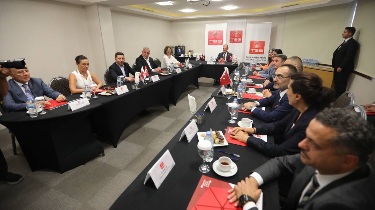 “Halkın iradesine sahip çıkmaya devam edeceğiz”