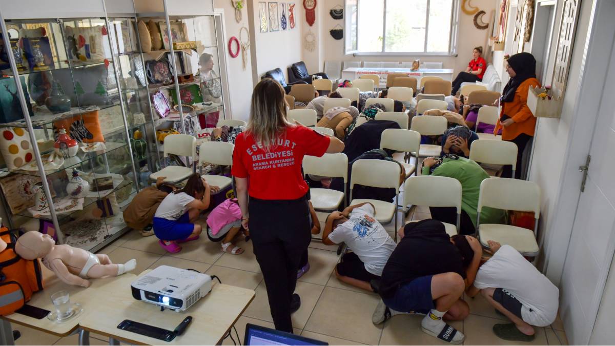 Esenyurt’ta afet bilinci seferberliği: Eğitim her yerde!