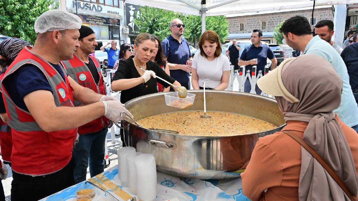 Ferdi Zeyrek vefatının 40. gününde dualarla anıldı