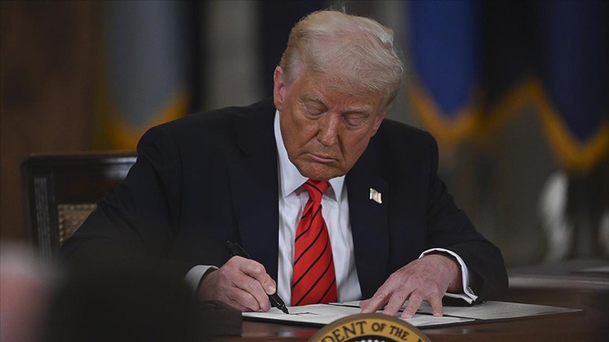 Trump, "GENIUS" tasarısını imzaladı