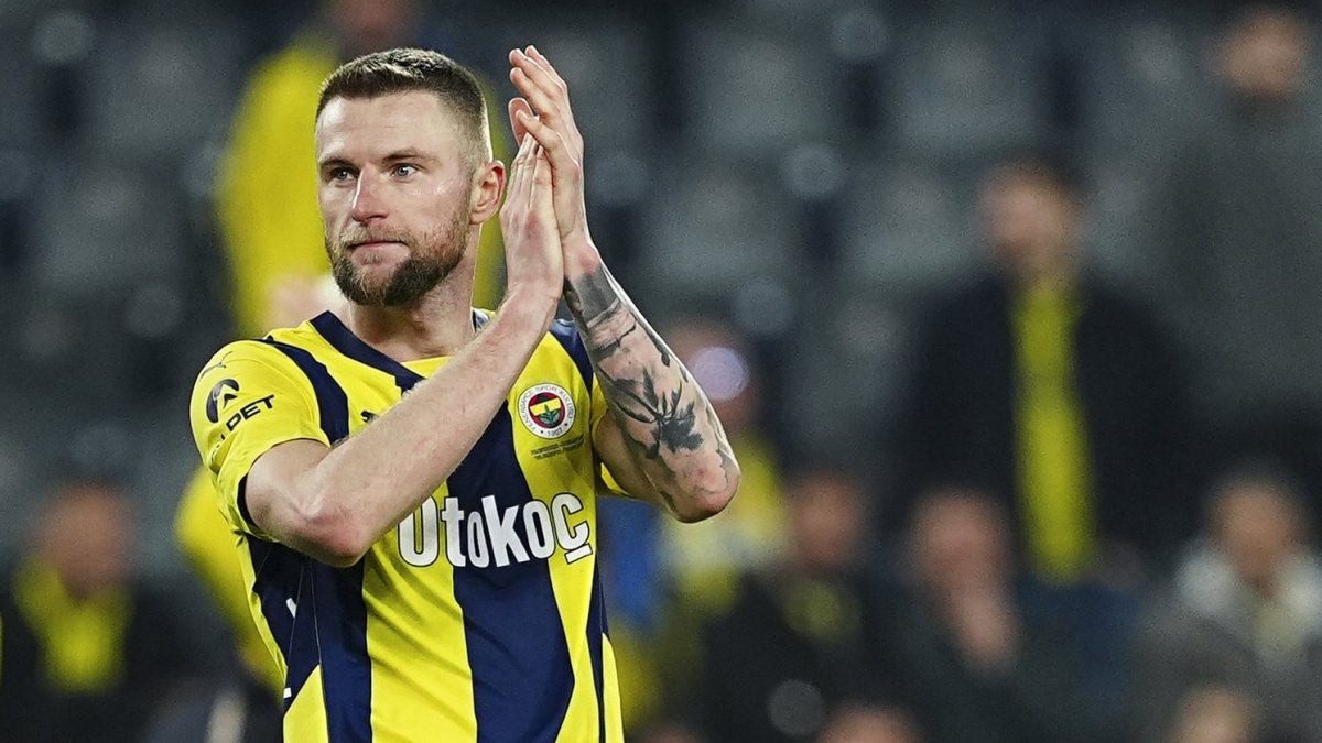 Fenerbahçe'den savunmaya çelik duvar: Milan Skriniar resmen çubuklu formayla!