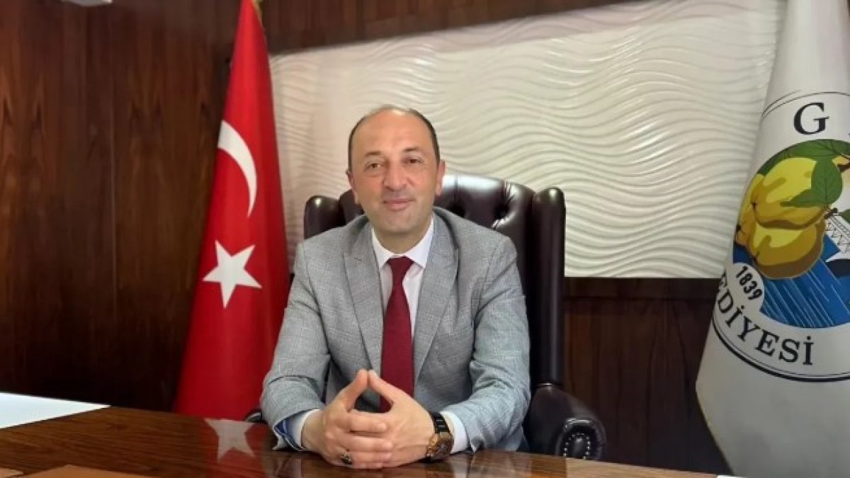 Geyve Belediye Başkanı Selçuk Yıldız trafik kazası geçirdi: 4 kişi yaralandı