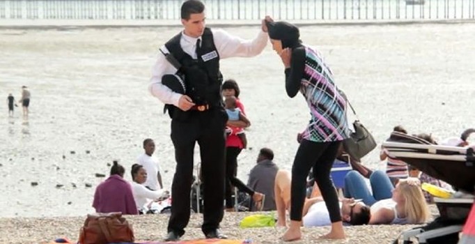 BM'den Fransa'ya "burkini" çağrısı