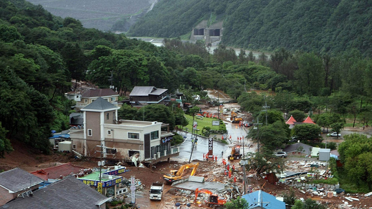 Güney Kore'de sel felaketi: Ölü sayısı 17'ye yükseldi