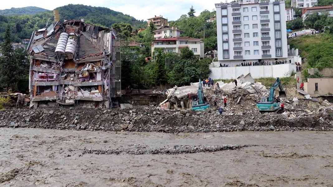 Ormanlar tükeniyor, dünya alarm veriyor: 70 yılda bir yaşanan sel, artık 9 yılda bir yaşanıyor