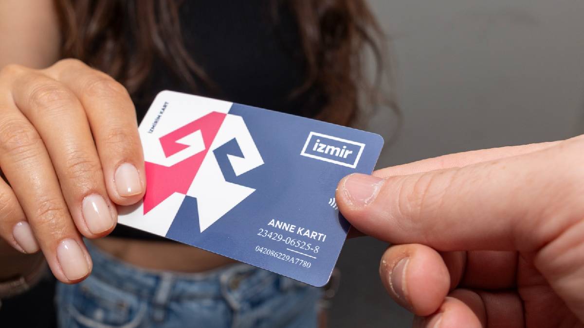 Büyükşehirden aile ekonomisine katkı sağlayan destek: Anneler bu uygulama ile toplu taşımalardan ücretsiz yararlanıyor