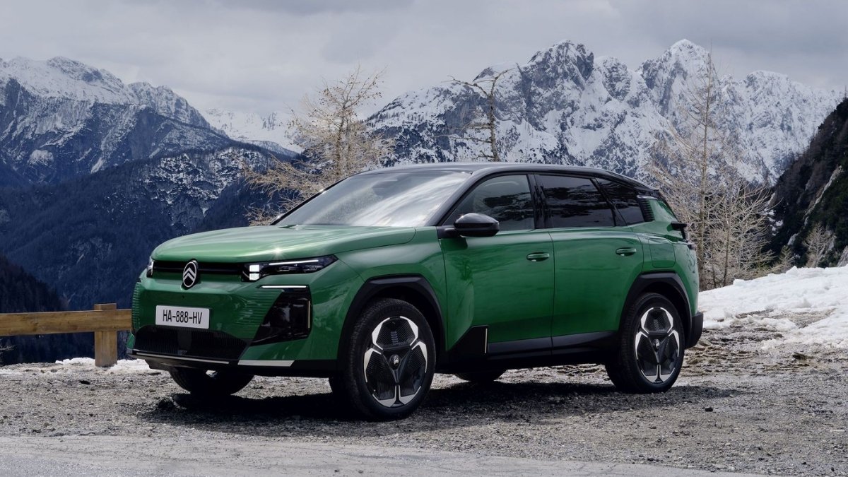 Tesla'nın tahtı sallanıyor! İşte 520 km menzilli yeni Citroen E-C5: Fiyatı Model Y ile yarışıyor