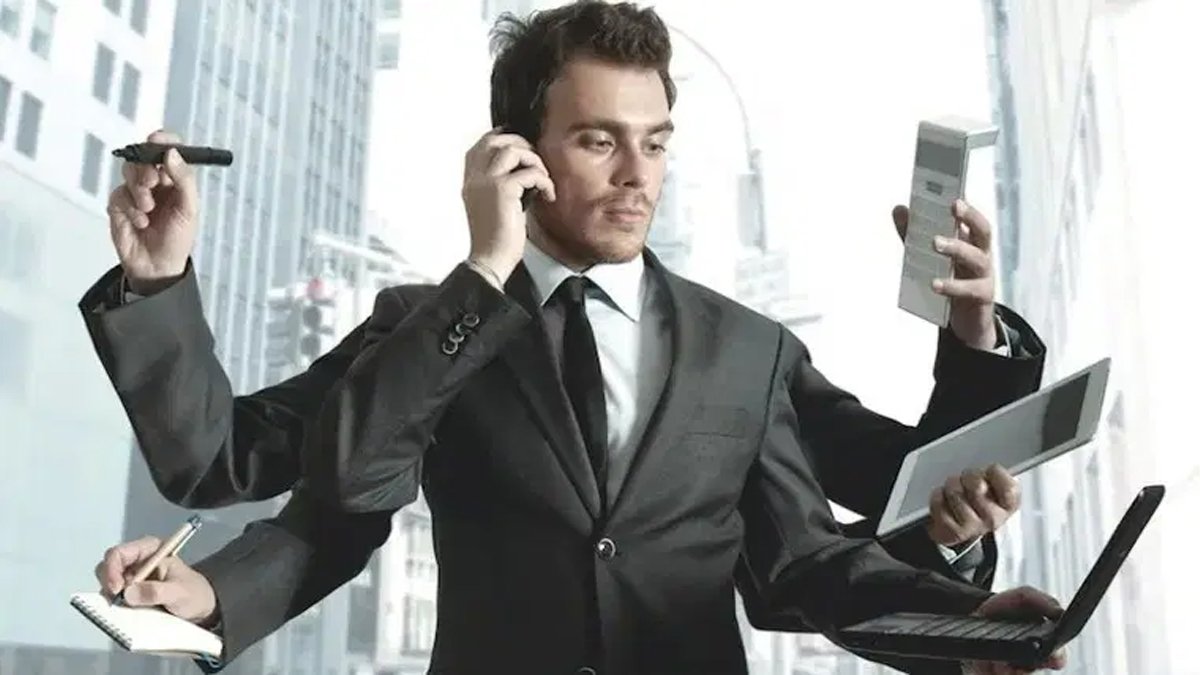 Gece gündüz demeden çalışıyorlar! Mesai saati onlar için bitmez! İşte işkolik burçlar