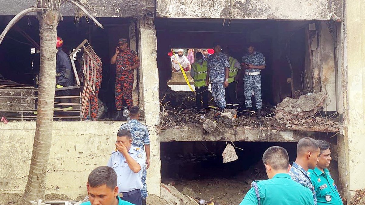 Bangladeş’te uçak okula düşmüştü: Bilanço katlanıyor