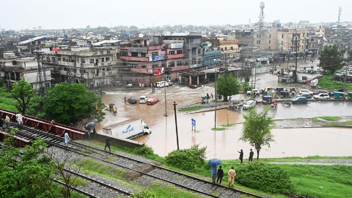 Pakistan’da muson felaketi: Yaşamını yitirenlerin sayısı 221’e çıktı