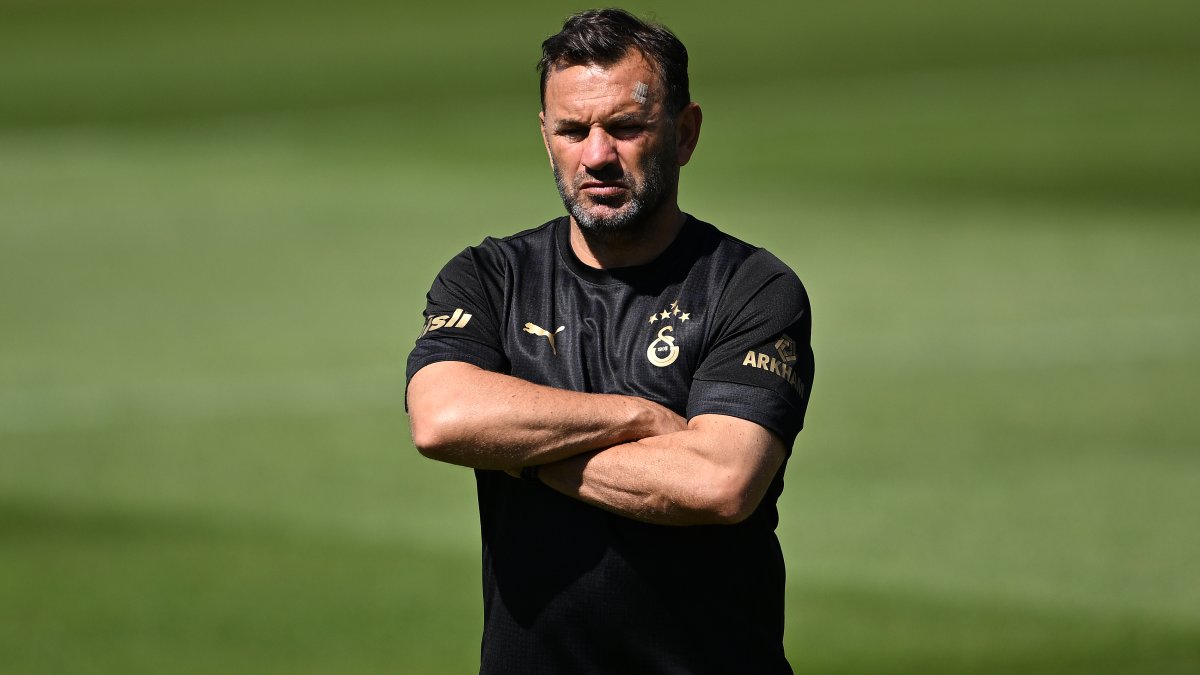 Galatasaray Teknik Direktörü Okan Buruk, Victor Osimhen ve yeni transferler hakkında konuştu