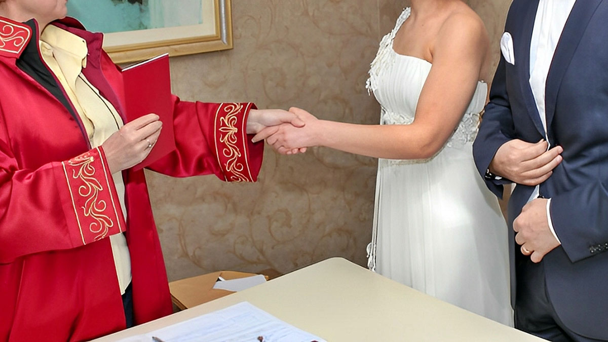 Vize dolandırıcılığına büyük operasyon: 10 nikah memuru yakalandı! Kıydıkları evlilikler geçersiz sayılacak