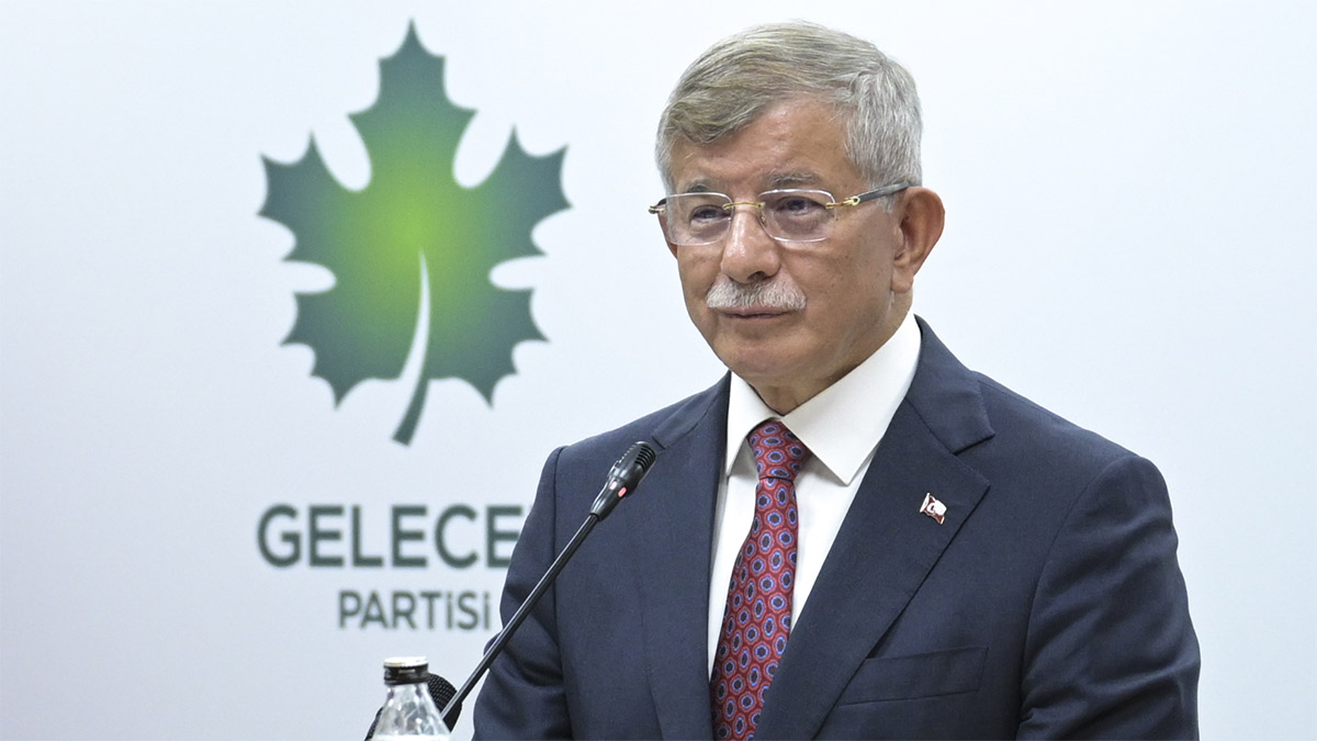Gelecek Partisi’nde istifalar sonrası Davutoğlu'ndan sert açıklama: Millete karşı suç işlediler