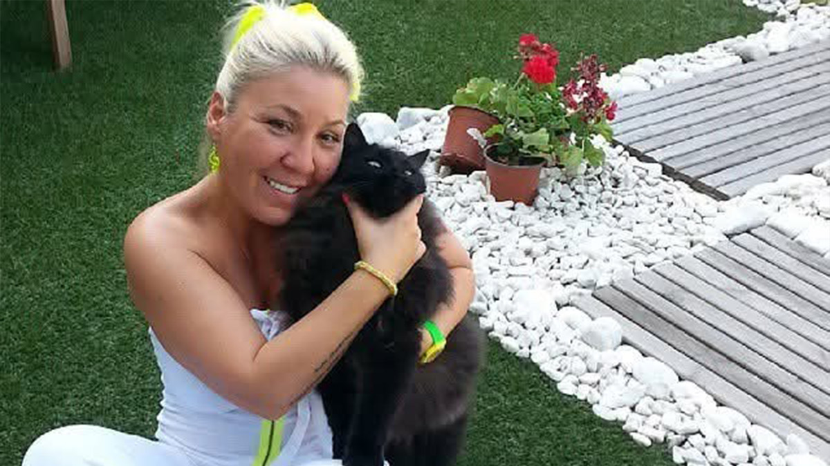 Ülkü Gözen Stewart’tan ilişkilere ayna tutan yeni roman: Nesrin’in Hamam Böcekleri