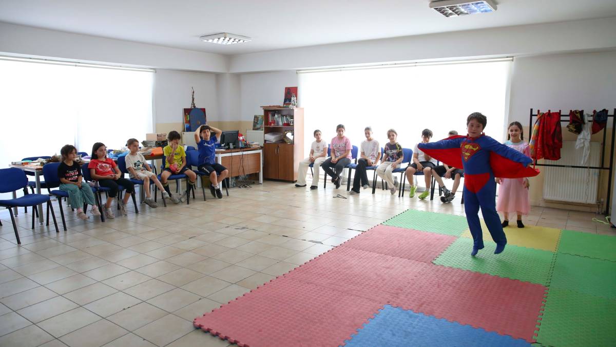 1800 çocuk, ABB ile yaz tatilinde hem öğrenecek hem eğlenecek