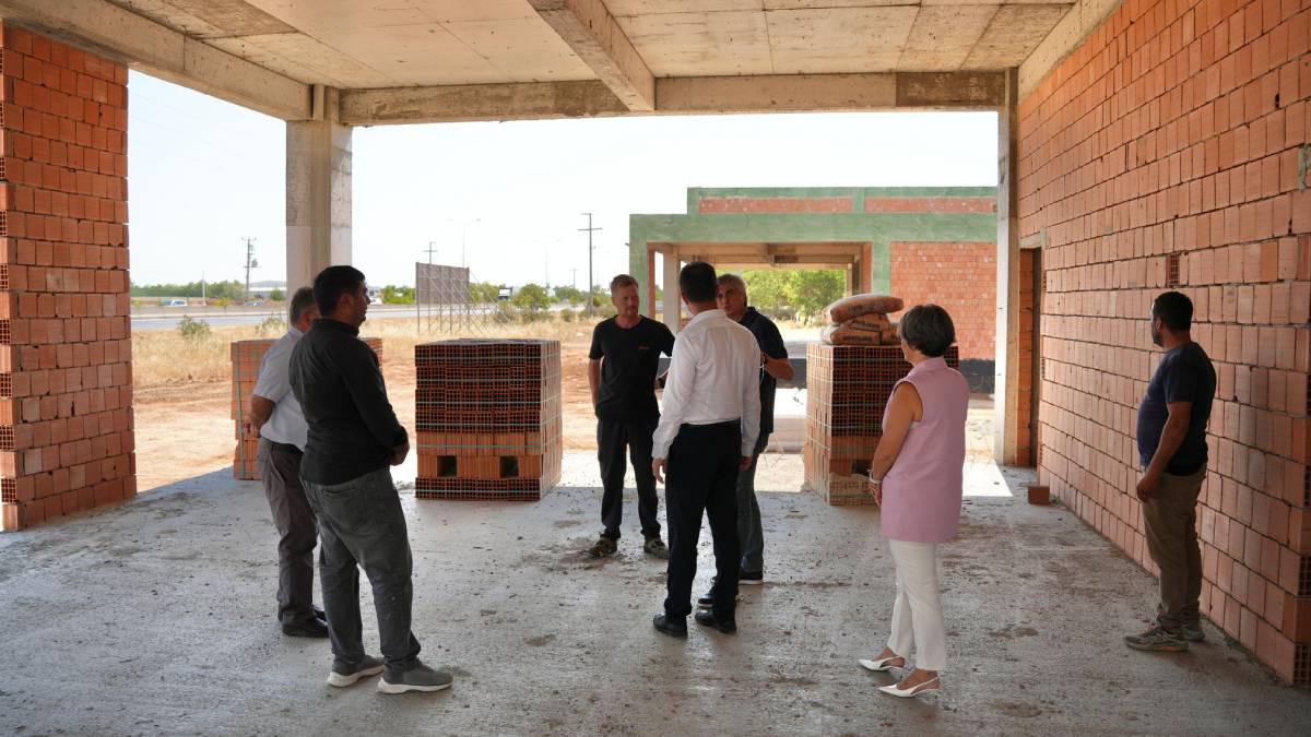 Başkan Sarıkurt sosyal tesis projesi inşaatını inceledi