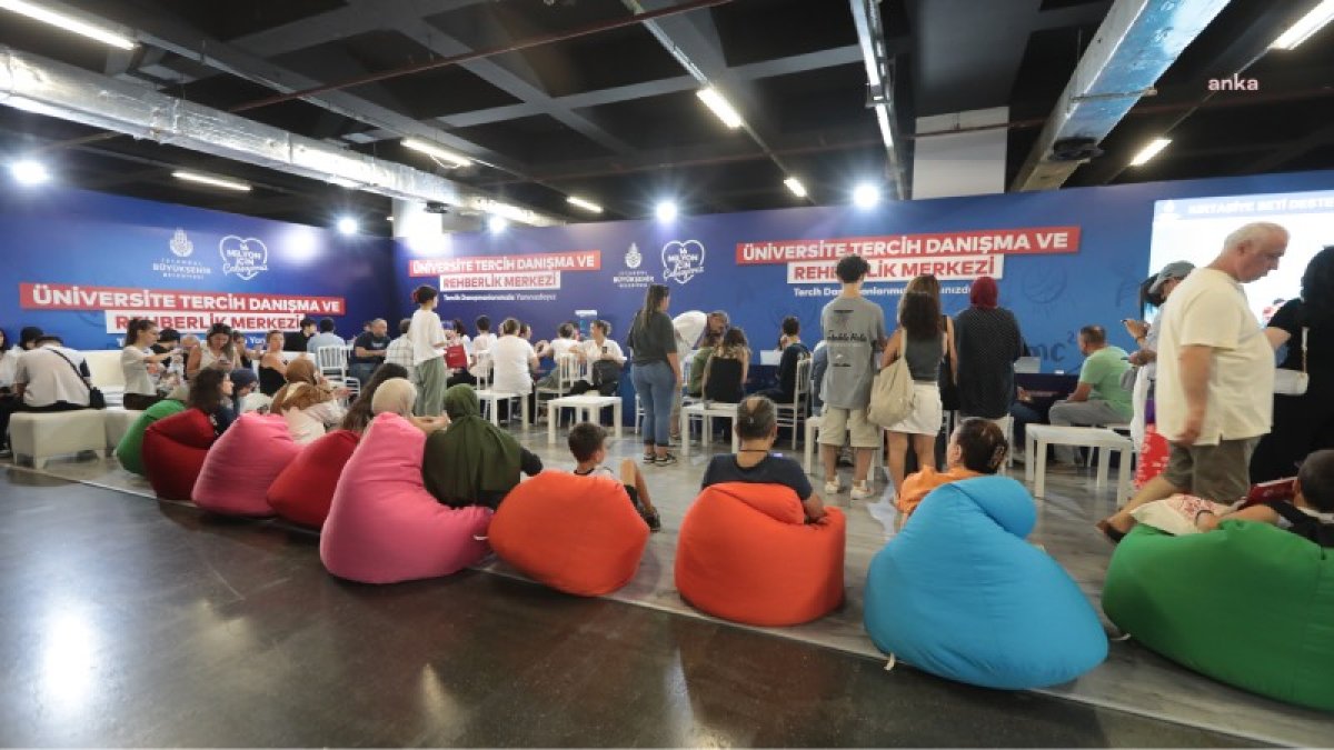 İBB’den YKS tercih döneminde gençlere rehberlik desteği