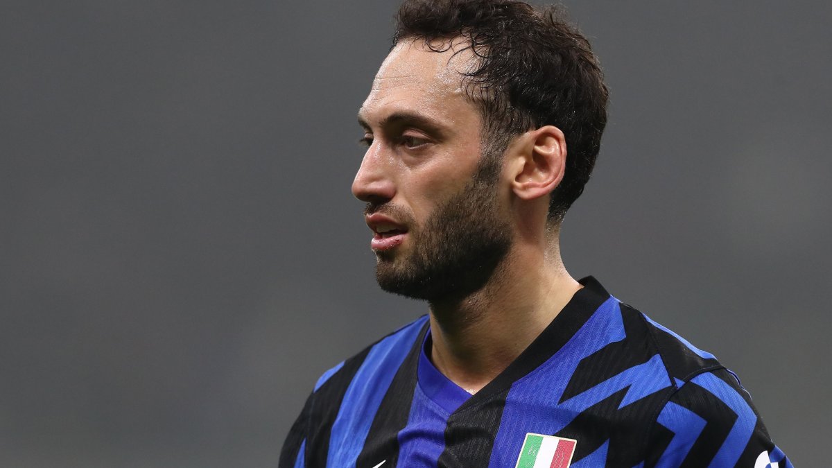 Hakan Çalhanoğlu transferdeki son kararını resmen duyurdu! Milli futbolcudan Fenerbahçe ve Galatasaray cevabı