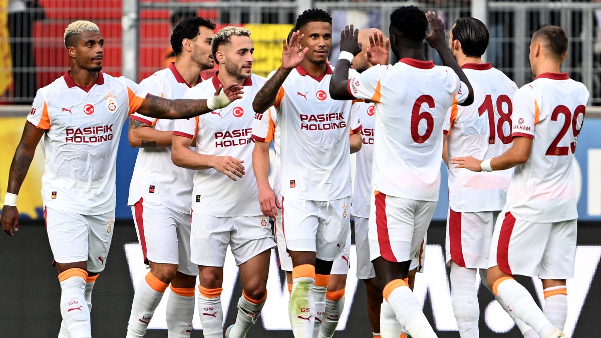 Galatasaray Cagliari'yi 3 golle mağlup etti