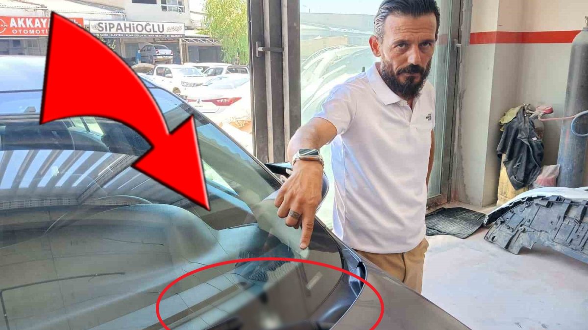 Arabasını sürerken sesler duydu ne olduğunu anlayamadı: Kamera kayıtlarına bakınca şaşkına döndü! Arabasına kurşun isabet etmiş