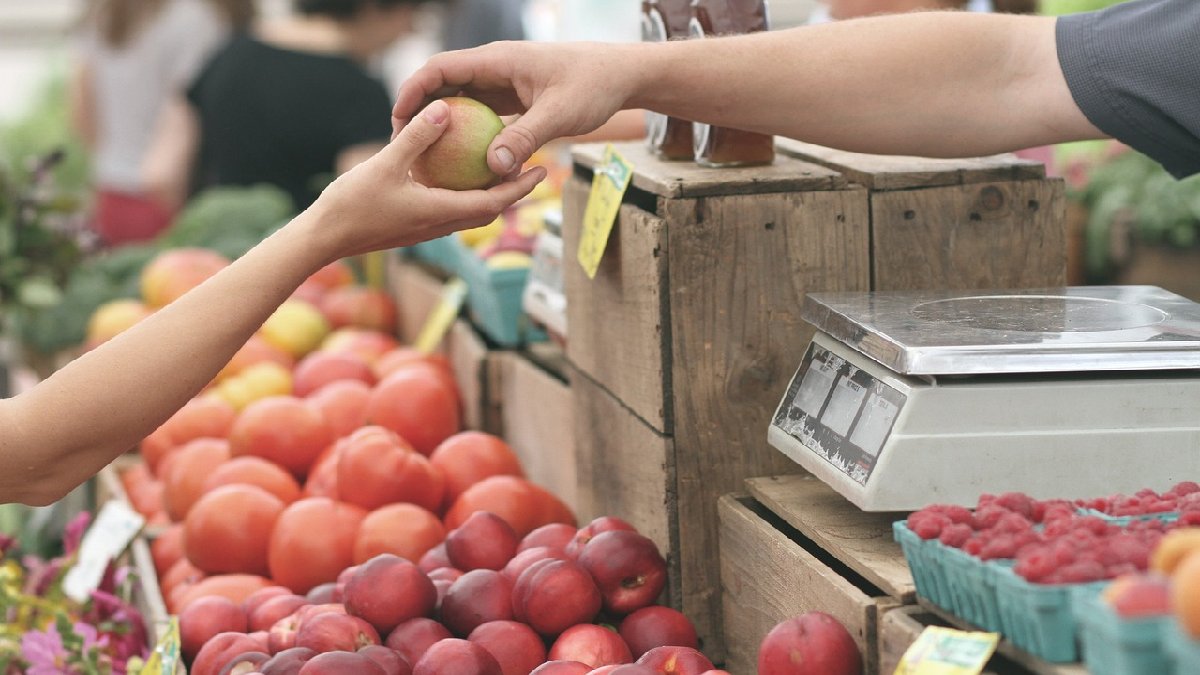 Marketten meyve alırken bu hareketi yapana hapis cezası var!O ülkede uygulanıyor: Türkiye’de uygulanırsa kimse elini süremeyecek