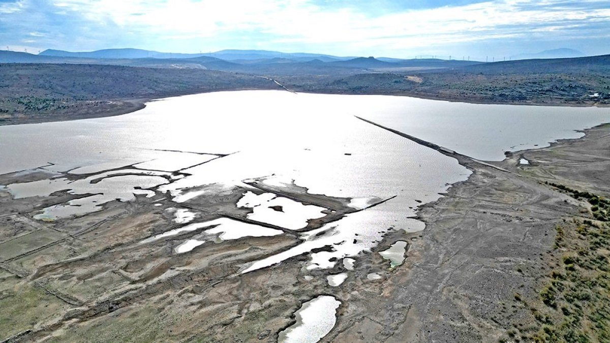 Çeşme'de kriz kapıda! Sadece 10 günlük su kaldı! Yeni önlem alındı: İşlerinizi sakın geceye bırakmayın, her gece sular kesilecek