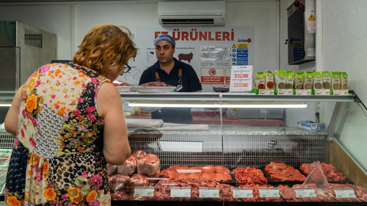 Büyükşehir'in kâr amacı gütmeyen projesi: İZMAR... 8’inci şubesini Erzene’de açtı